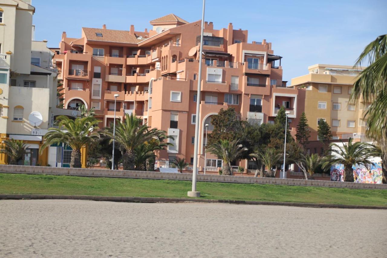 Apartamento En Primera Linea De Playa, Con Vistas A La Playa Y Con Wifi โรเกตัสเดมาร์ ภายนอก รูปภาพ